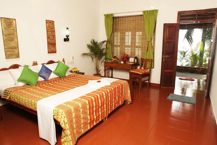 Room 6 of 34