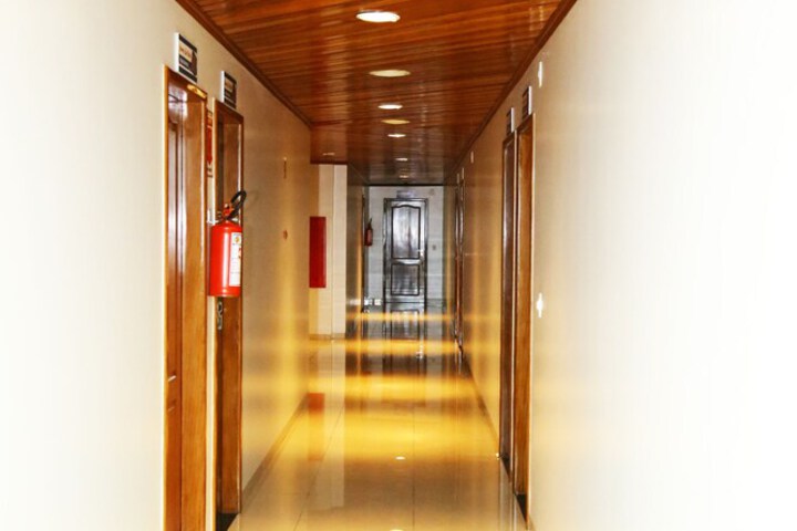 Ballroom/Hall 32 of 37