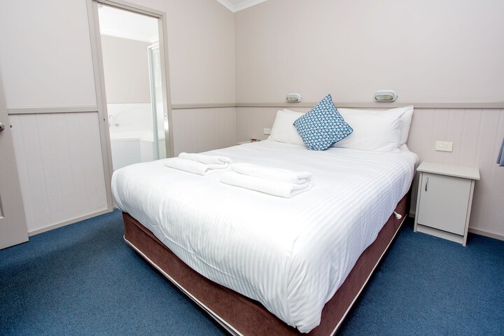 Room 5 of 65