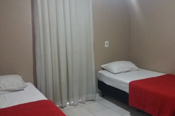 Room 9 of 32