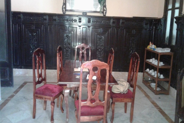 Dining 17 of 17