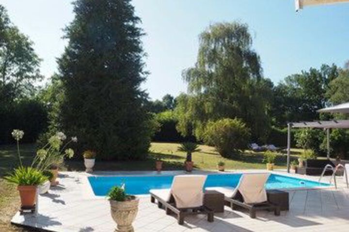 Pool 15 of 21
