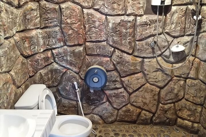 Room 15 of 15