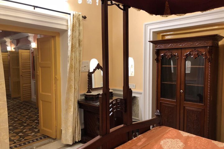 Room 12 of 60