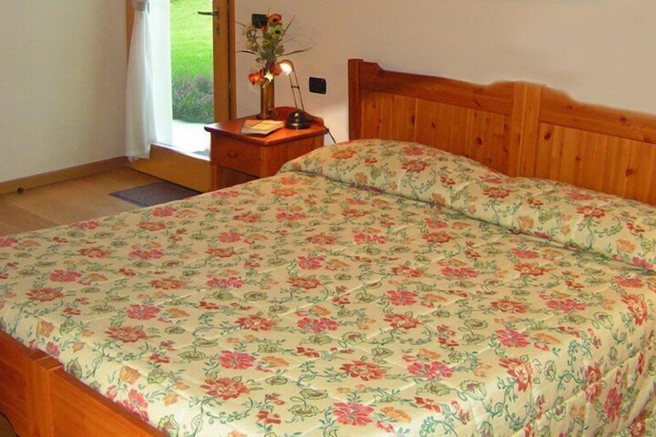 Room 5 of 40