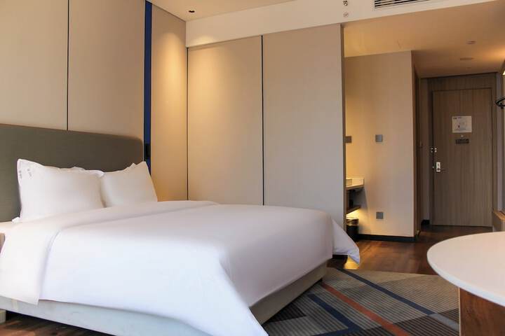 Room 14 of 47