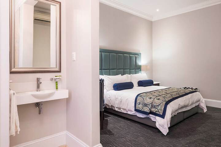 Room 6 of 31