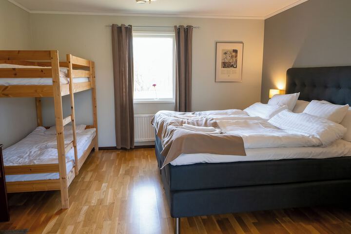 Room 9 of 28