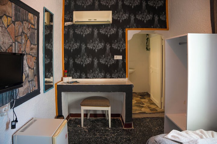 Room 4 of 60