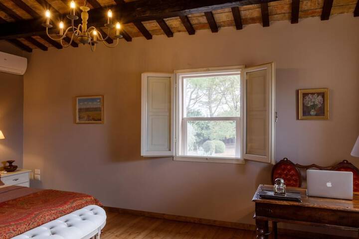 Room 6 of 46