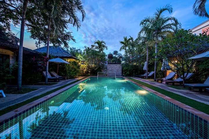 Pool 33 of 53