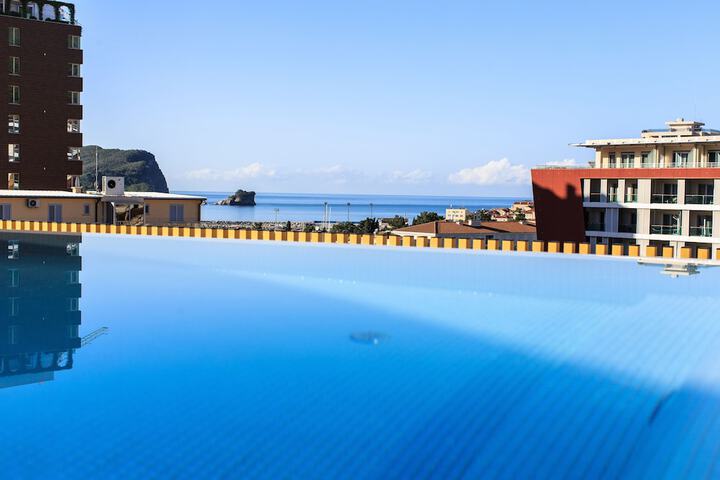 Pool 50 of 78