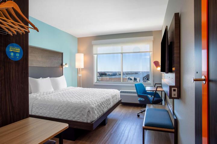 1 King Bed (7 of 7)