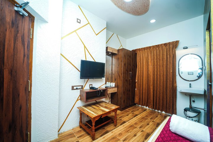 Room 18 of 27
