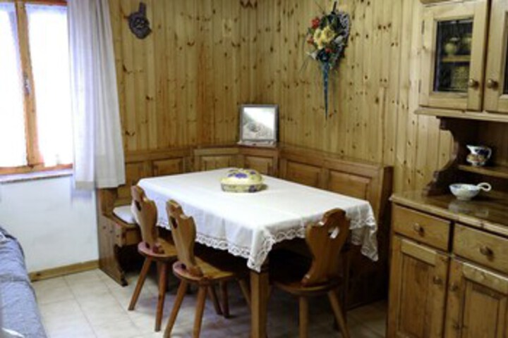 Room 37 of 43
