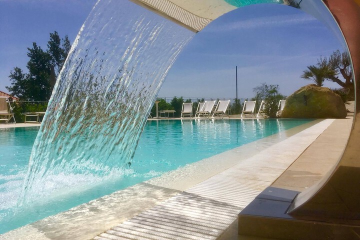 Pool 27 of 48