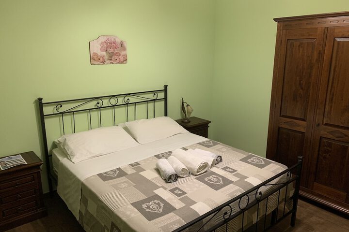 Room 13 of 38