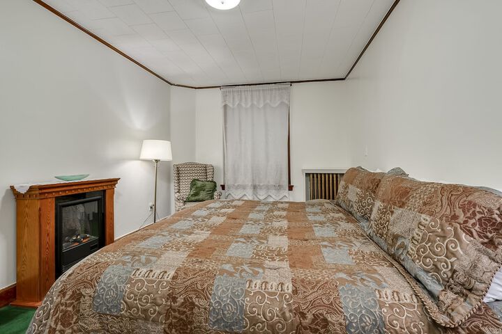 Room 12 of 42