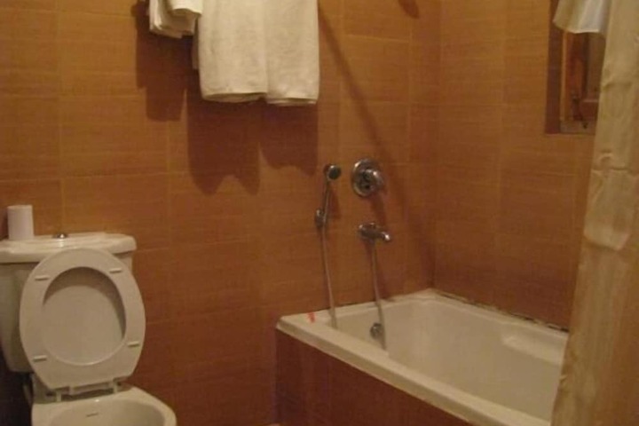 Room 9 of 17
