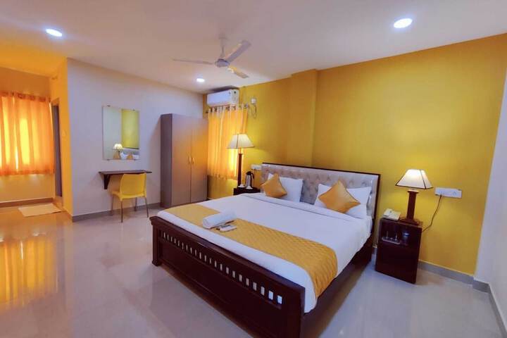 Room 6 of 32