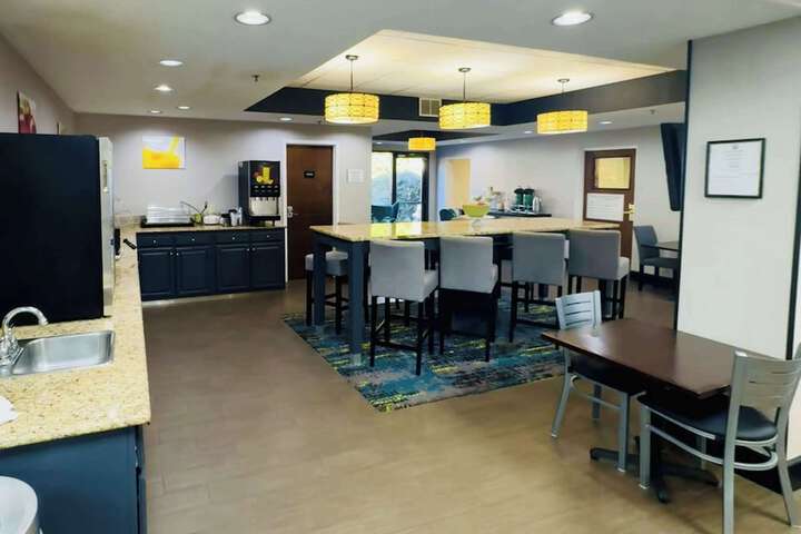 Breakfast area
