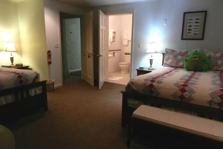 Room 2 of 9