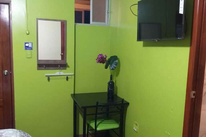 Room 10 of 27
