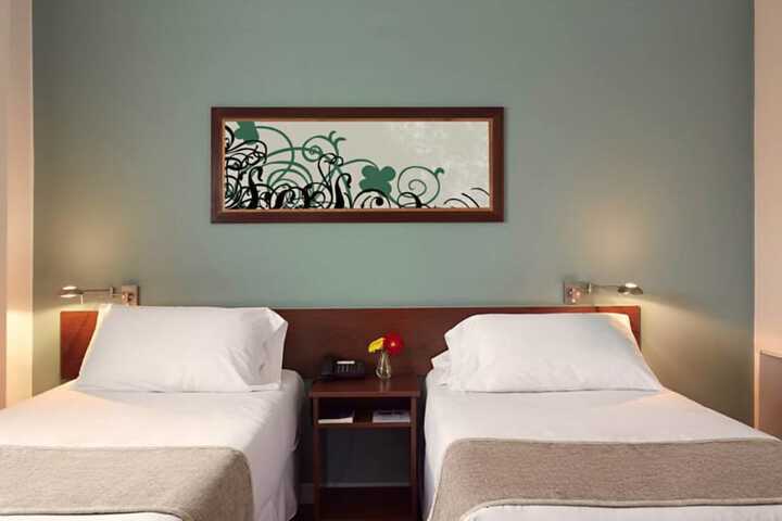 Room 14 of 32
