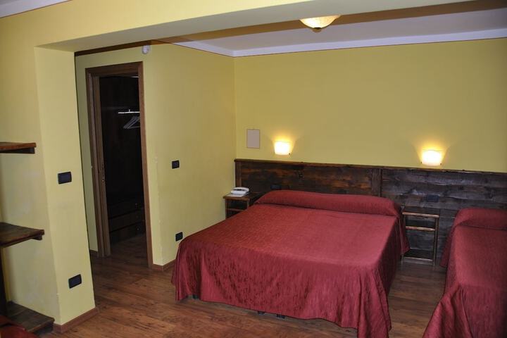 Room 13 of 46
