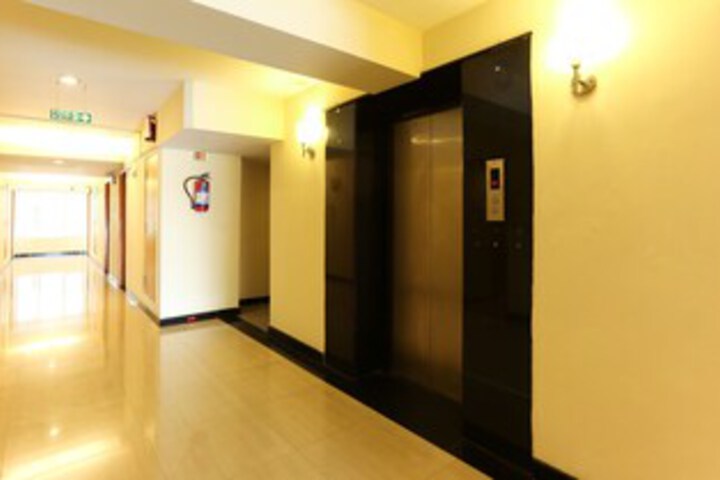 Ballroom/Hall 63 of 97