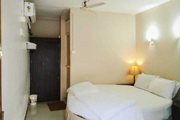 Room 19 of 46