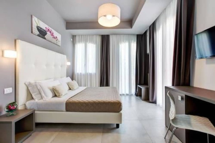 Room 3 of 63