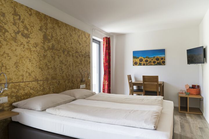 Room 8 of 39
