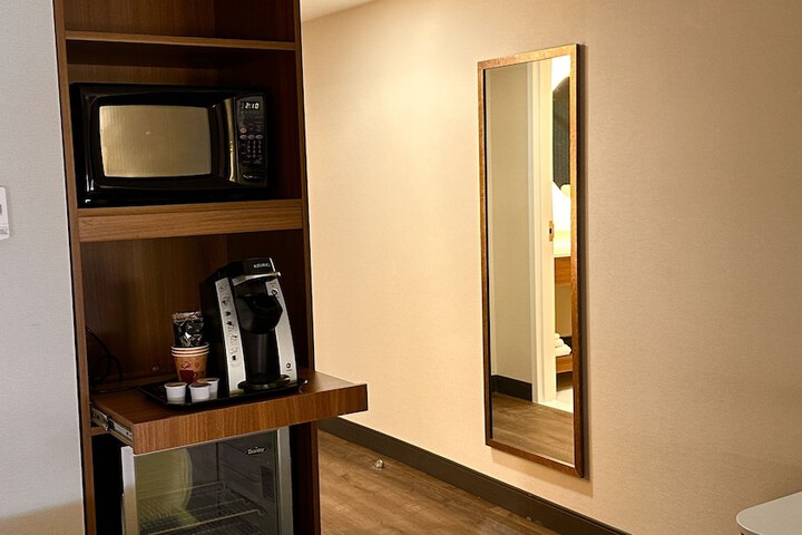 Room 15 of 74