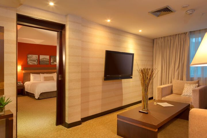Room 4 of 27
