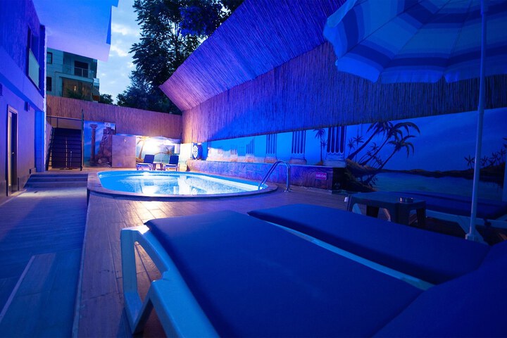 Pool 116 of 131