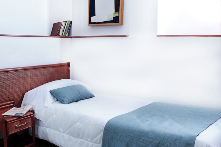 Room 10 of 40