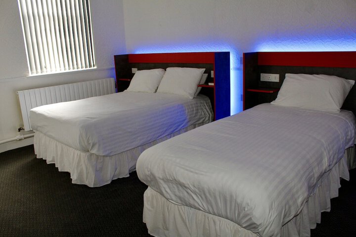 Room 6 of 40