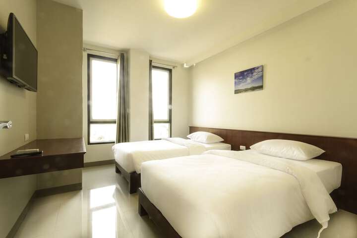 Room 9 of 27