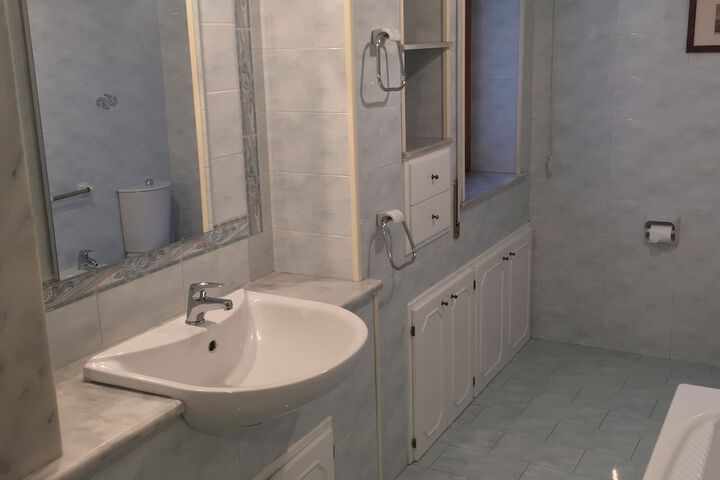 Room 35 of 63