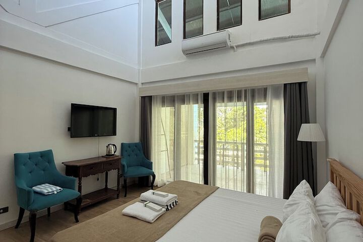 Room 15 of 37
