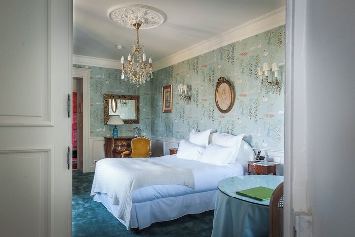 Room 17 of 46