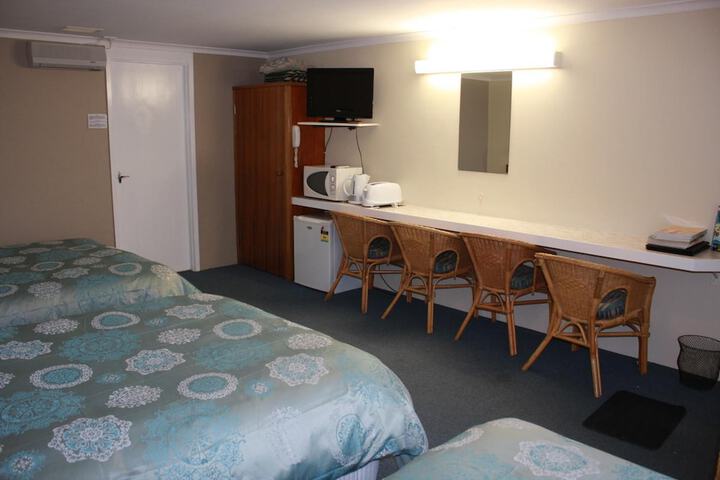 Room 13 of 50