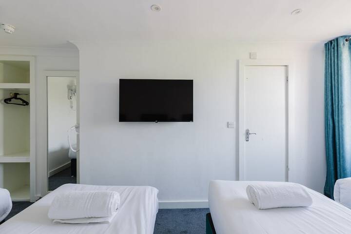 Room 17 of 125