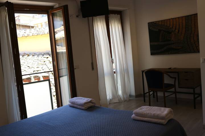 Room 21 of 90