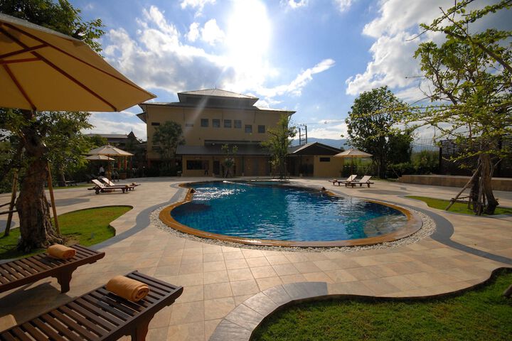 Pool 33 of 60
