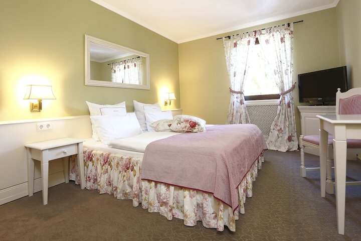 Room 13 of 49