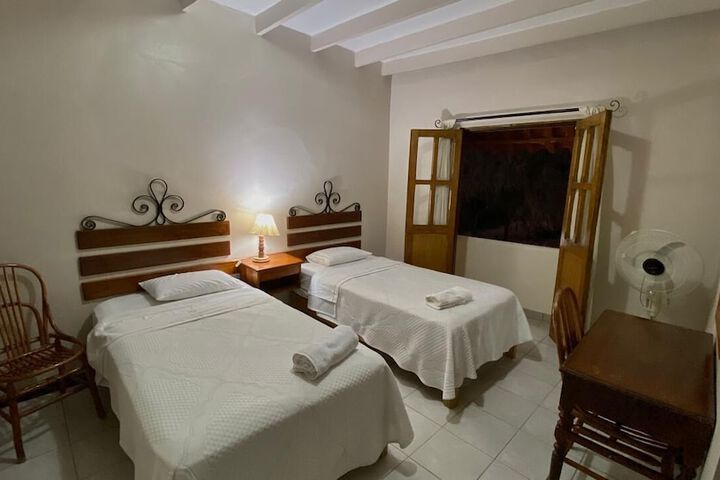 Room 4 of 49