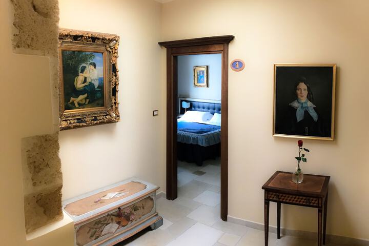 Room 27 of 107