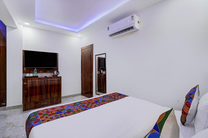 Room 13 of 29